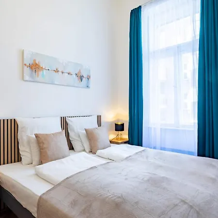 Modern - Quiet Sleep بودابست
